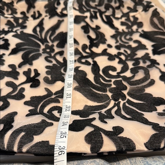 Tahari Arthur S. Levine Black and Cream Mini Cocktail Dress 8 - Picture 14 of 15